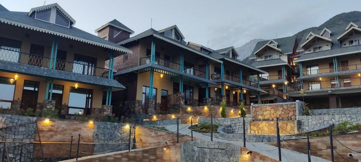 Tiaraa Jujurana Resort T Pathyar Exterior photo