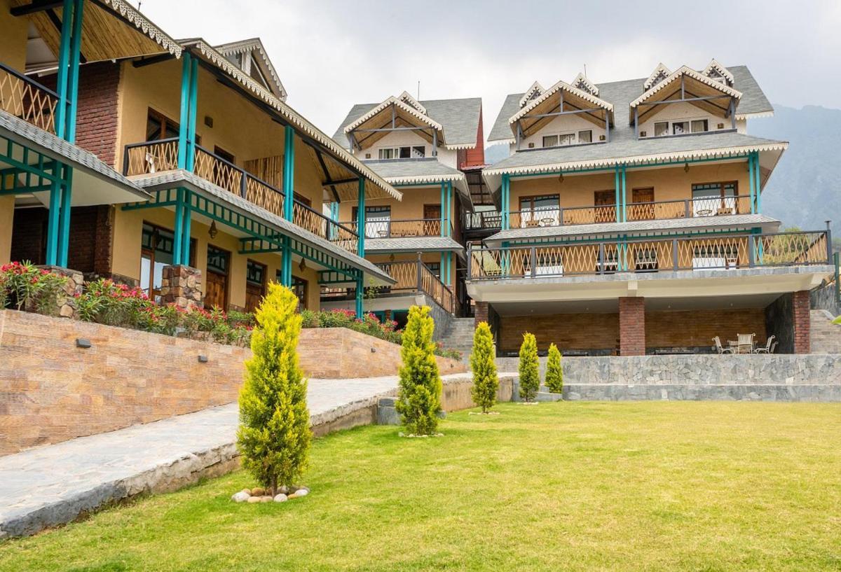 Tiaraa Jujurana Resort T Pathyar Exterior photo