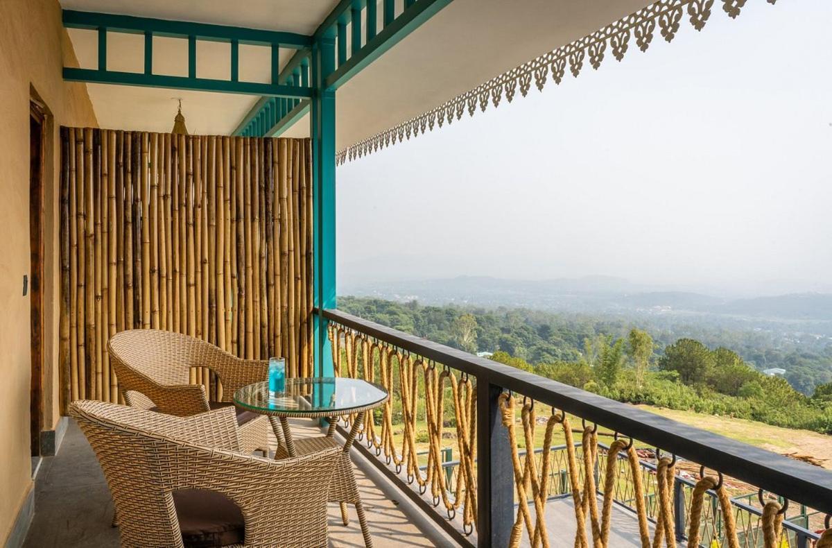 Tiaraa Jujurana Resort T Pathyar Exterior photo